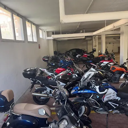 Bike & Bikers And Restaurant Hotel